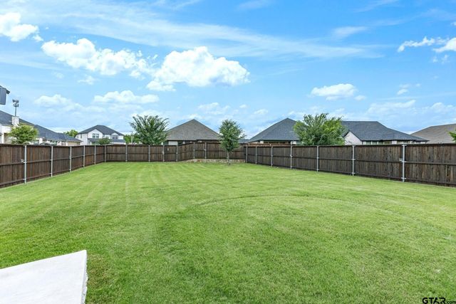305 Ember Circle, Waxahatchie, TX 75165