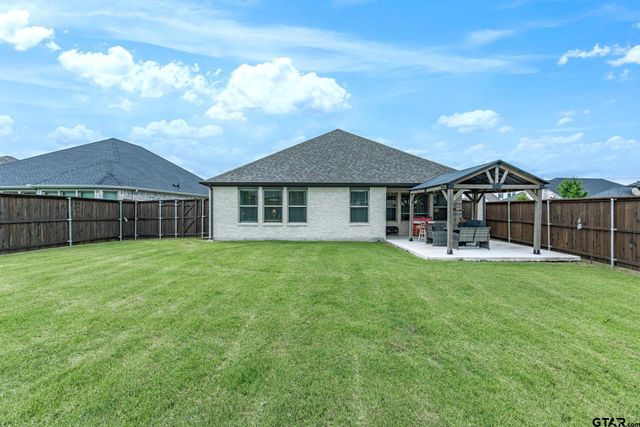 305 Ember Circle, Waxahatchie, TX 75165