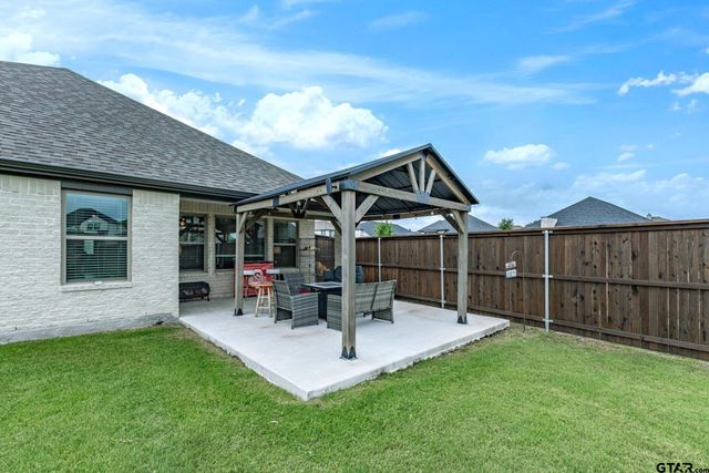 305 Ember Circle, Waxahatchie, TX 75165
