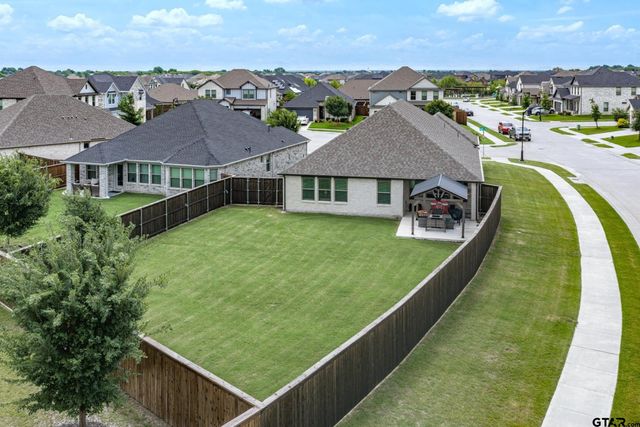 305 Ember Circle, Waxahatchie, TX 75165