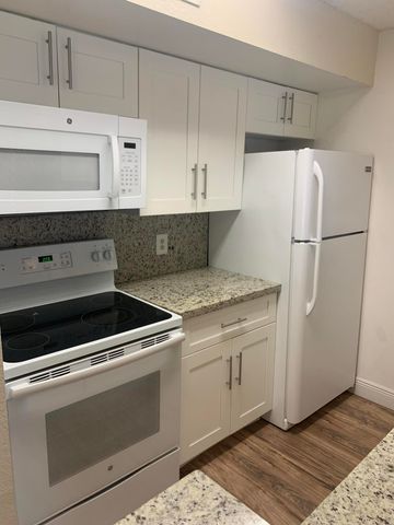 2946 S UNIVERSITY Drive 7207, Davie, FL 33328