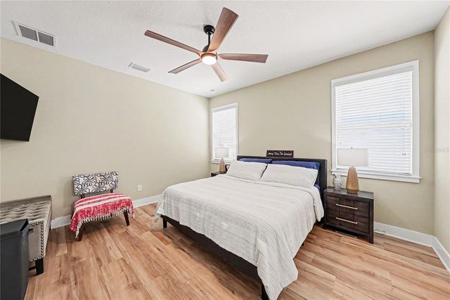 701 E HOLLYWOOD STREET, Tampa, FL 33604