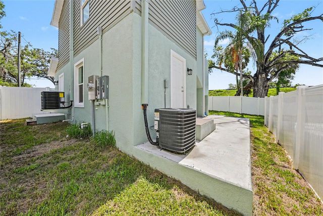 701 E HOLLYWOOD STREET, Tampa, FL 33604