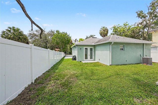 701 E HOLLYWOOD STREET, Tampa, FL 33604