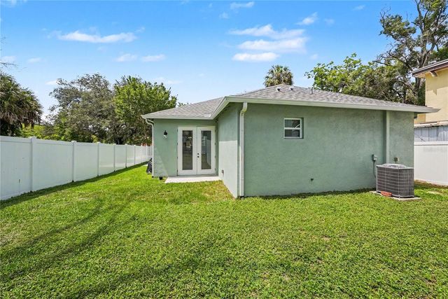 701 E HOLLYWOOD STREET, Tampa, FL 33604