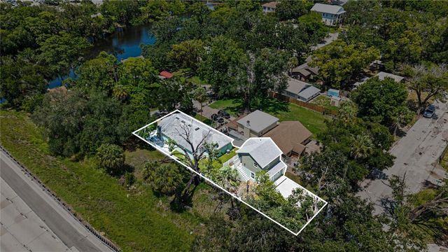 701 E HOLLYWOOD STREET, Tampa, FL 33604