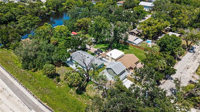 701 E HOLLYWOOD STREET, Tampa, FL 33604