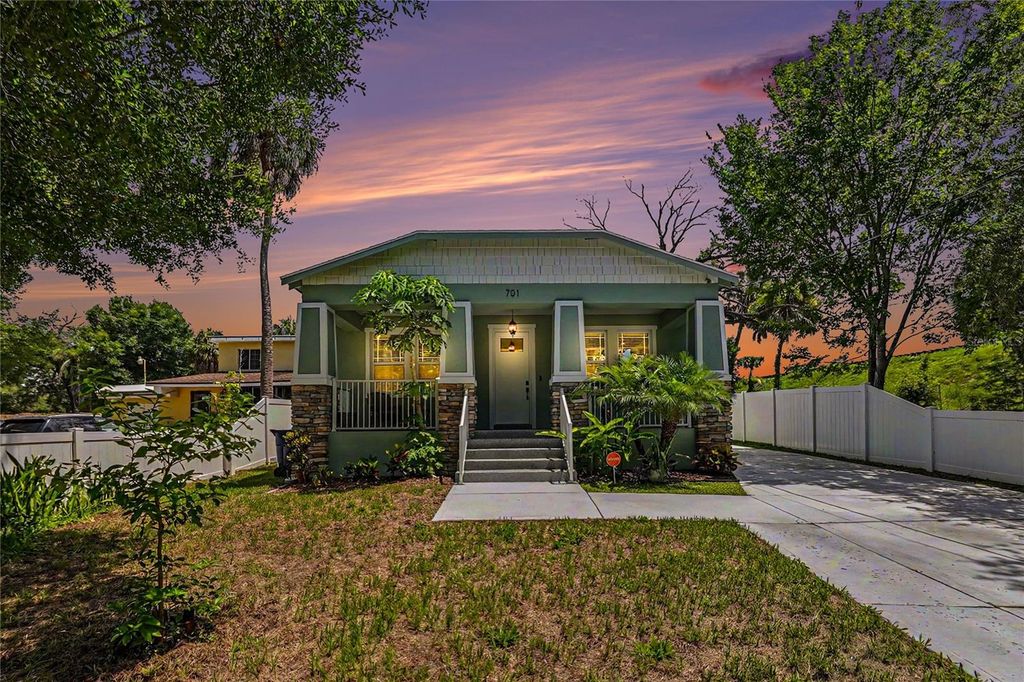 701 E HOLLYWOOD STREET, Tampa, FL 33604