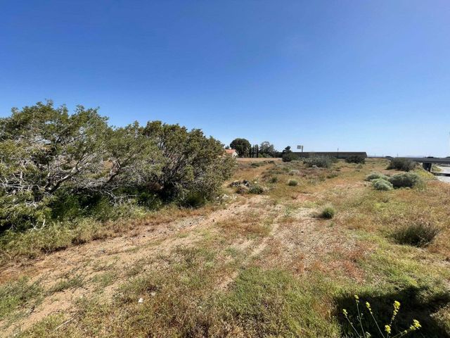 Av Freeway And Rayburn, Palmdale, CA 93550