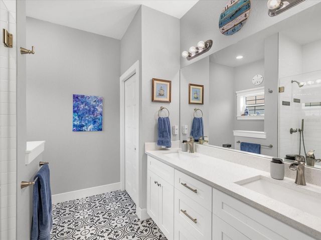 1509 E CARACAS STREET, Tampa, FL 33610