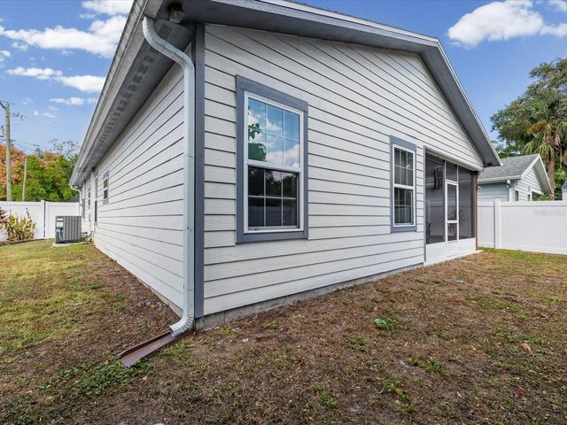 1509 E CARACAS STREET, Tampa, FL 33610