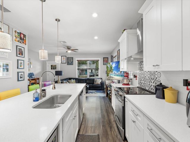 1509 E CARACAS STREET, Tampa, FL 33610