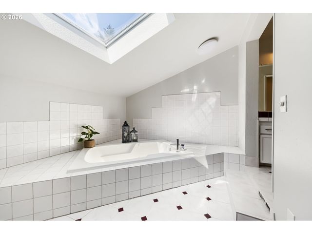 18215 Sw MONTE VERDI Blvd, Beaverton, OR 97007