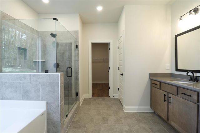 1024 Red Oak Boulevard, Loganville, GA 30052