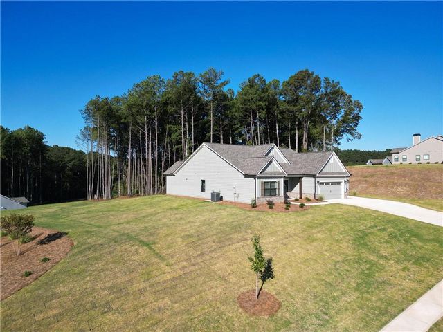 1024 Red Oak Boulevard, Loganville, GA 30052
