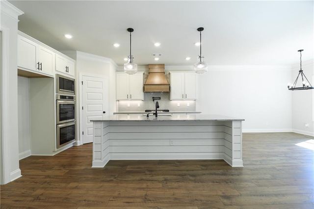 1024 Red Oak Boulevard, Loganville, GA 30052