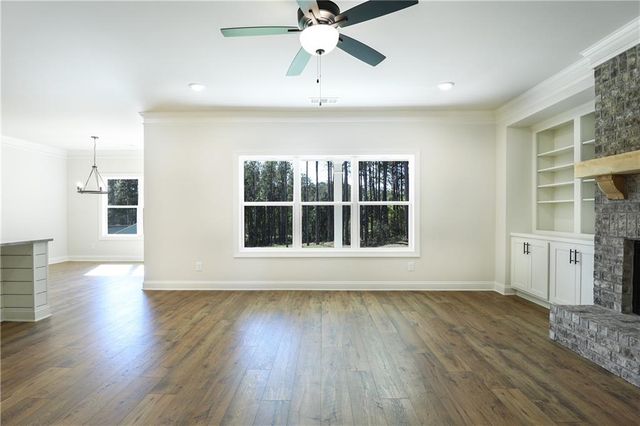 1024 Red Oak Boulevard, Loganville, GA 30052