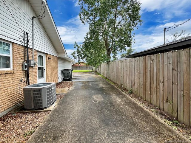 4539 Sale Lane, Lake Charles, LA 70605