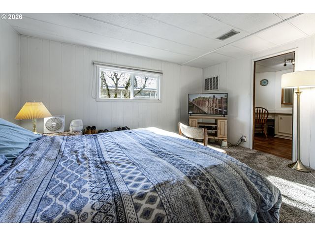 1800 LAKEWOOD Ct 59, Eugene, OR 97402