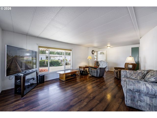 1800 LAKEWOOD Ct 59, Eugene, OR 97402