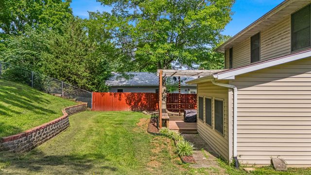 1903 Catalina Drive, West Plains, MO 65775