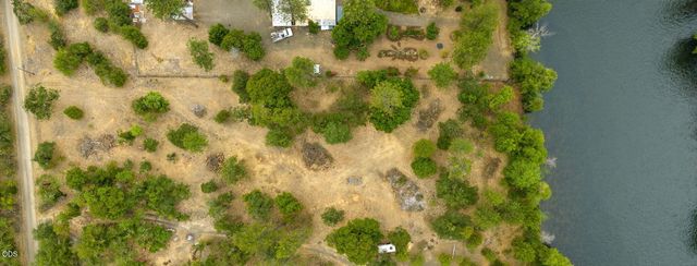 2697 Old Ferry Road, Shady Cove, OR 97539