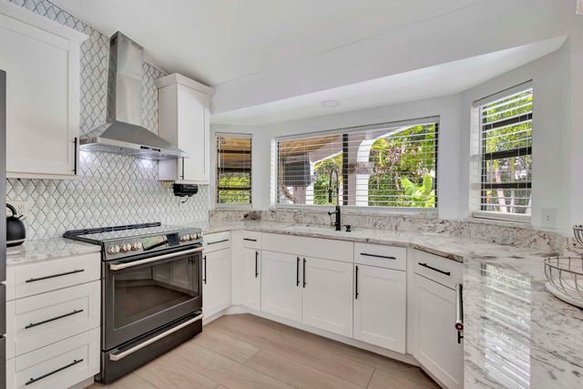 1915 New Haven Avenue, Wellington, FL 33414