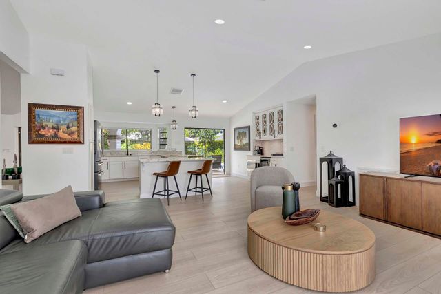 1915 New Haven Avenue, Wellington, FL 33414