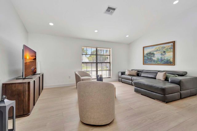 1915 New Haven Avenue, Wellington, FL 33414