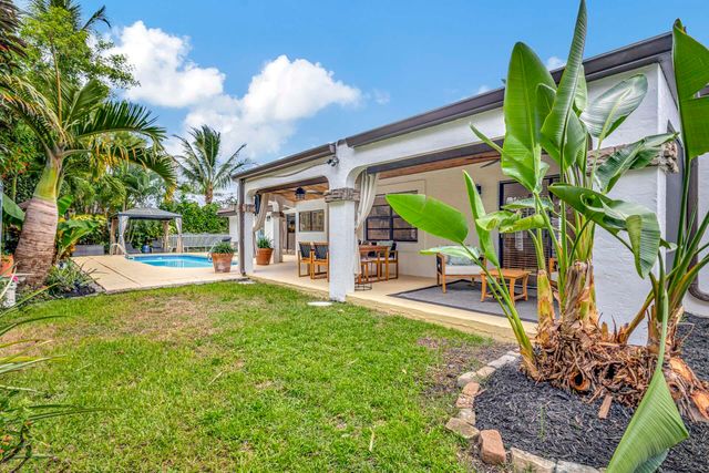 1915 New Haven Avenue, Wellington, FL 33414