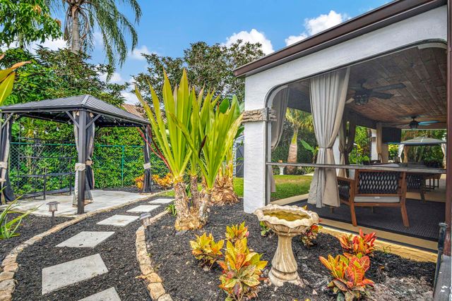 1915 New Haven Avenue, Wellington, FL 33414