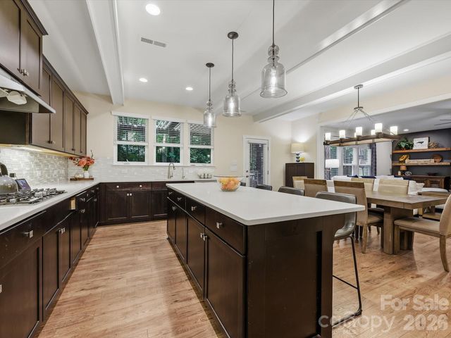 7042 Morganford Road, Charlotte, NC 28211