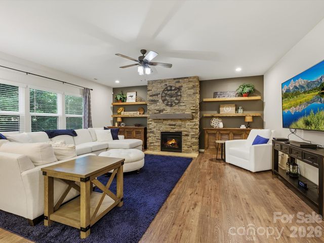 7042 Morganford Road, Charlotte, NC 28211