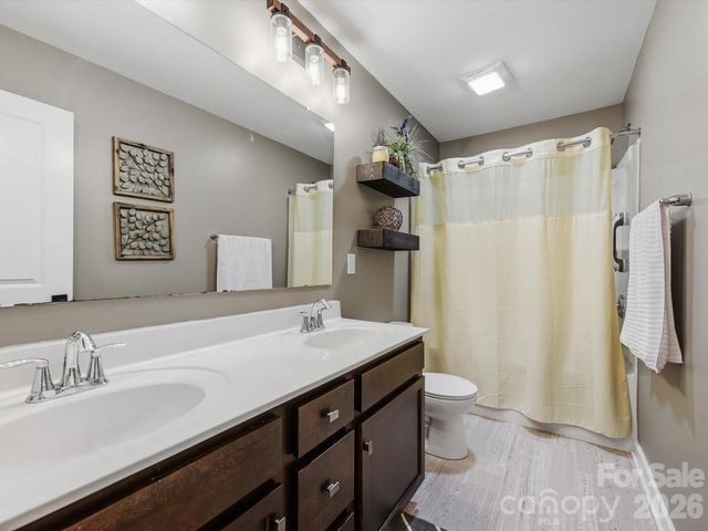 7042 Morganford Road, Charlotte, NC 28211