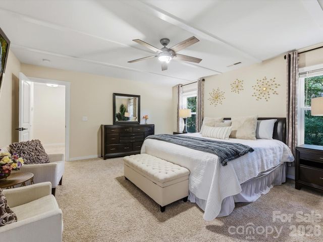 7042 Morganford Road, Charlotte, NC 28211