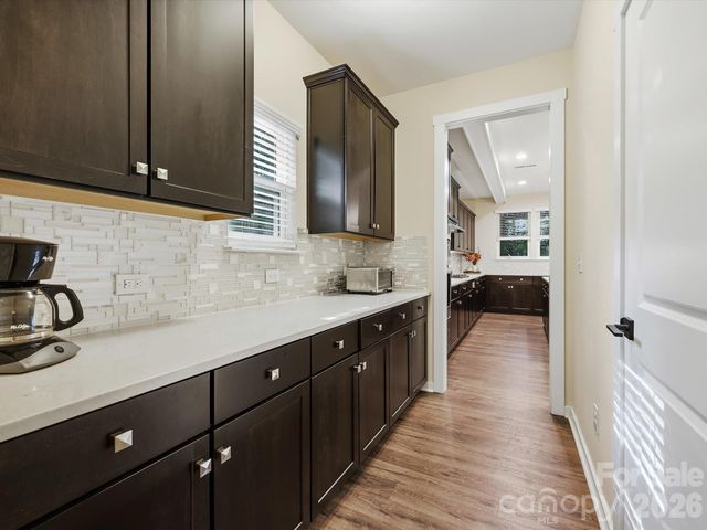 7042 Morganford Road, Charlotte, NC 28211