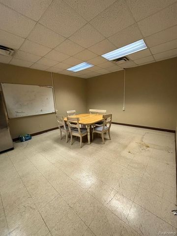 2830 Corunna Road, Flint, MI 48503