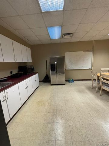 2830 Corunna Road, Flint, MI 48503