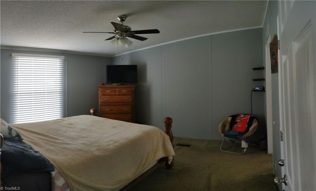 1090 Chestnut Grove Road, King, NC 27021