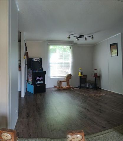 1090 Chestnut Grove Road, King, NC 27021