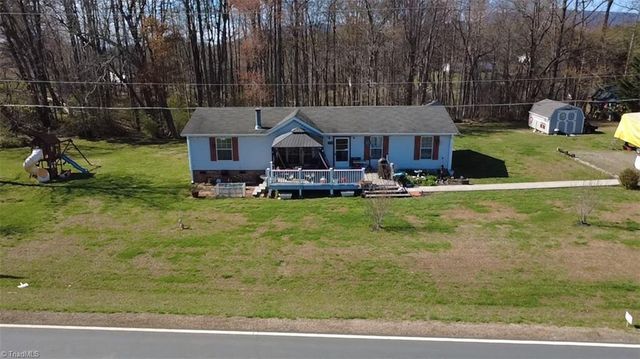1090 Chestnut Grove Road, King, NC 27021