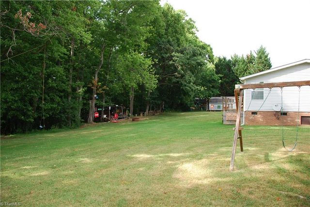 1090 Chestnut Grove Road, King, NC 27021