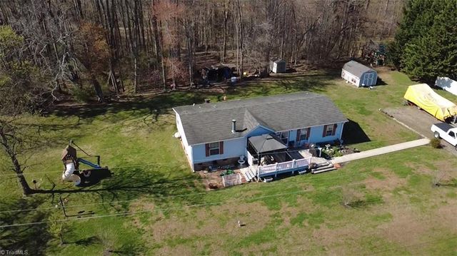 1090 Chestnut Grove Road, King, NC 27021