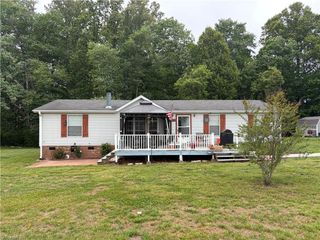 1090 Chestnut Grove Road, King, NC 27021
