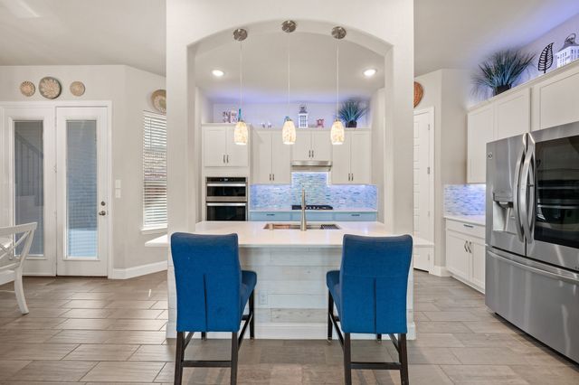 900 Adam Way, Euless, TX 76040