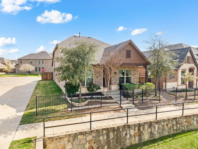 900 Adam Way, Euless, TX 76040