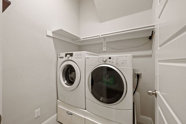 900 Adam Way, Euless, TX 76040