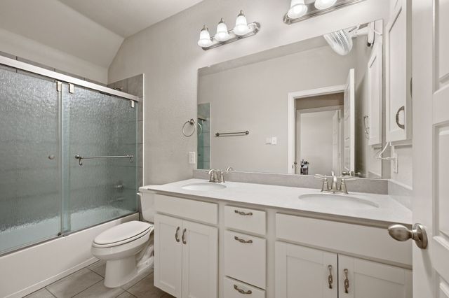 900 Adam Way, Euless, TX 76040