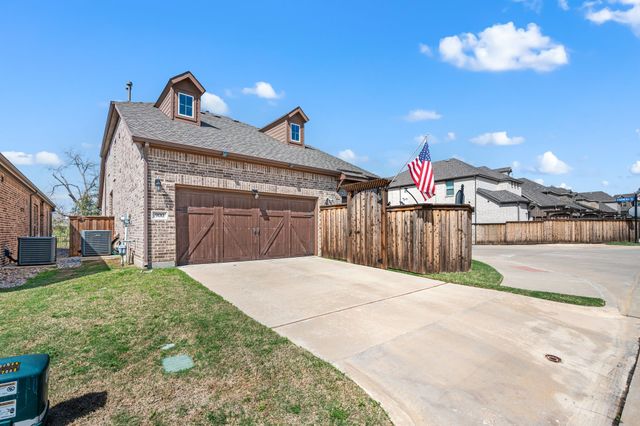 900 Adam Way, Euless, TX 76040