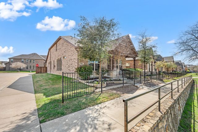 900 Adam Way, Euless, TX 76040